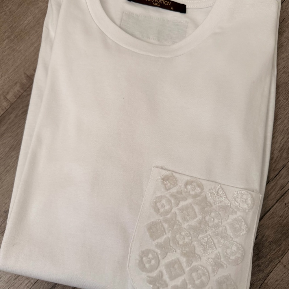 MEN’S Louis Vuitton White Tee with Logo Pocket